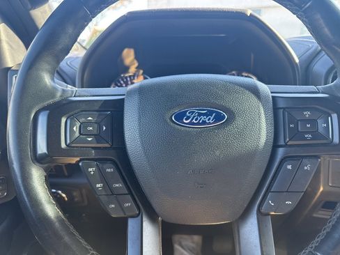 Used 2019 Ford Expedition Limited image 11