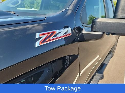 Used 2020 Chevrolet Silverado 1500 LT Trail Boss w/ Midnight Edition AWD/4WD image 11