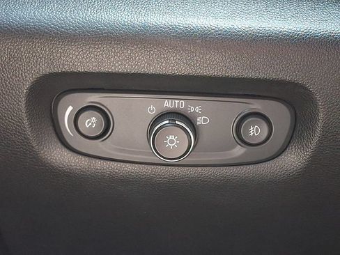 Used 2020 Chevrolet Traverse LT FWD image 25