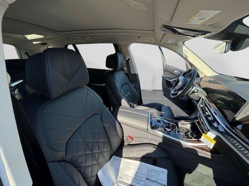 New 2026 BMW X7 xDrive40i w/ Premium Package AWD/4WD image 14