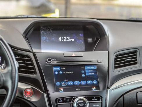 Used 2019 Acura ILX FWD image 29
