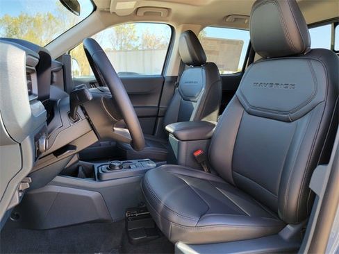 New 2025 Ford Maverick Lariat w/ Black Appearance Package image 19