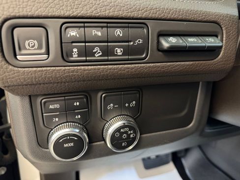 Used 2022 GMC Yukon Denali AWD/4WD image 23