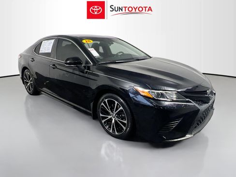 Used 2020 Toyota Camry SE w/ Convenience Package FWD image 1