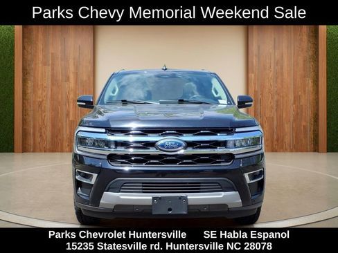 Used 2024 Ford Expedition Limited AWD/4WD image 2
