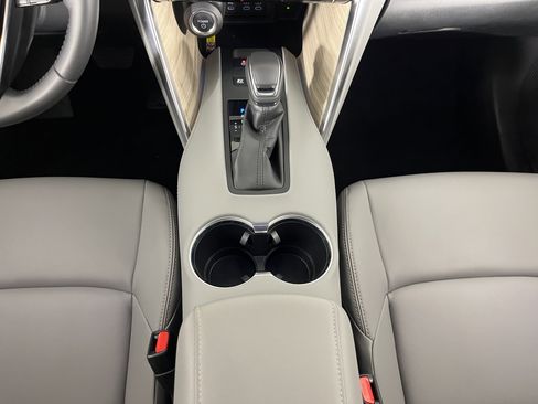 Certified 2024 Toyota Venza XLE AWD/4WD image 16
