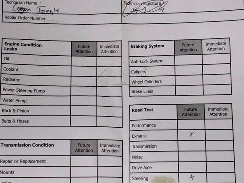 Used 2011 Chevrolet Suburban LT image 3