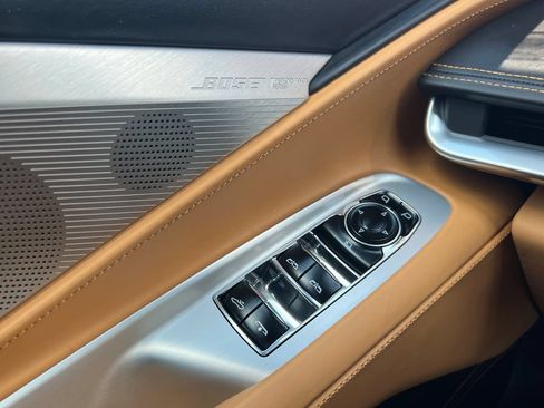 Used 2022 Chevrolet Corvette Stingray Premium Conv w/ Z51 Performance Package RWD image 19