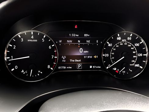 Used 2024 INFINITI QX80 Sensory w/ All-Season Package RWD image 16