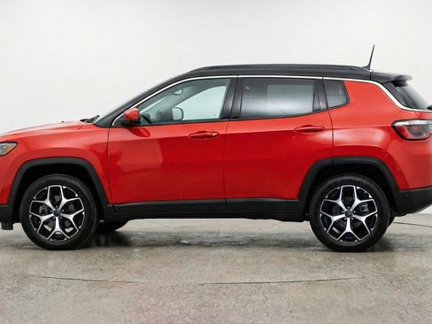 Used 2025 Jeep Compass Limited image 5