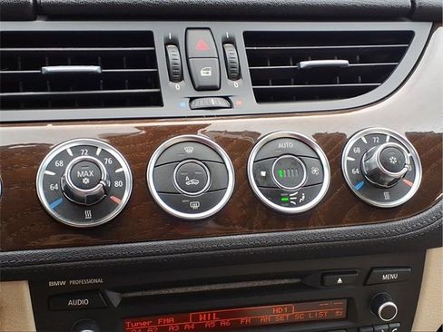 Used 2011 BMW Z4 sDrive35i image 10