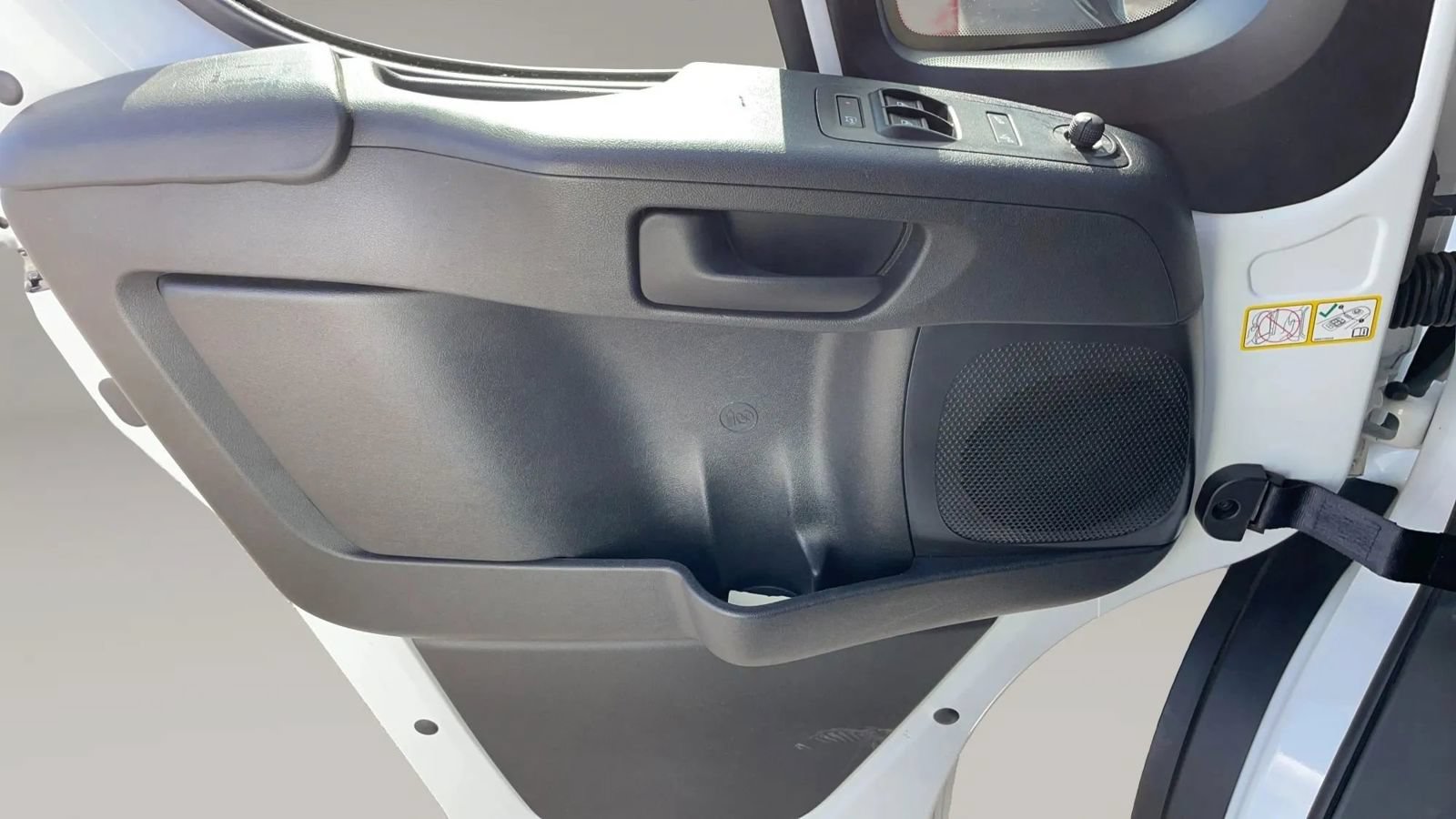 Used 2025 RAM ProMaster 2500 w/ Convenience Group FWD image 23