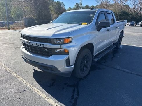 Used 2022 Chevrolet Silverado 1500 Custom image 1