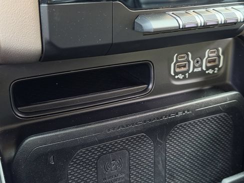 Used 2021 RAM 1500 Laramie AWD/4WD image 33