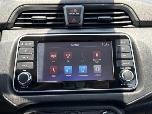 Used 2025 Nissan Versa S w/ Trunk Package FWD image 19