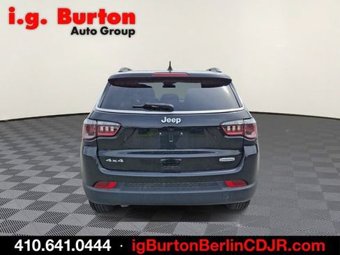 Used 2024 Jeep Compass Latitude AWD/4WD image 5