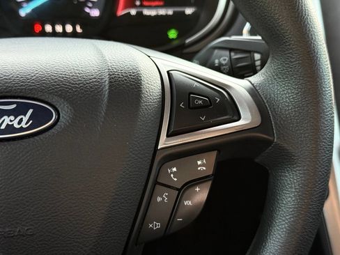 Used 2019 Ford Fusion SE FWD image 25