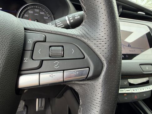 Certified 2023 Cadillac XT4 Sport w/ LPO, Onyx Lite Package image 29