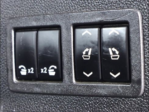 Used 2016 Cadillac Escalade Premium image 38