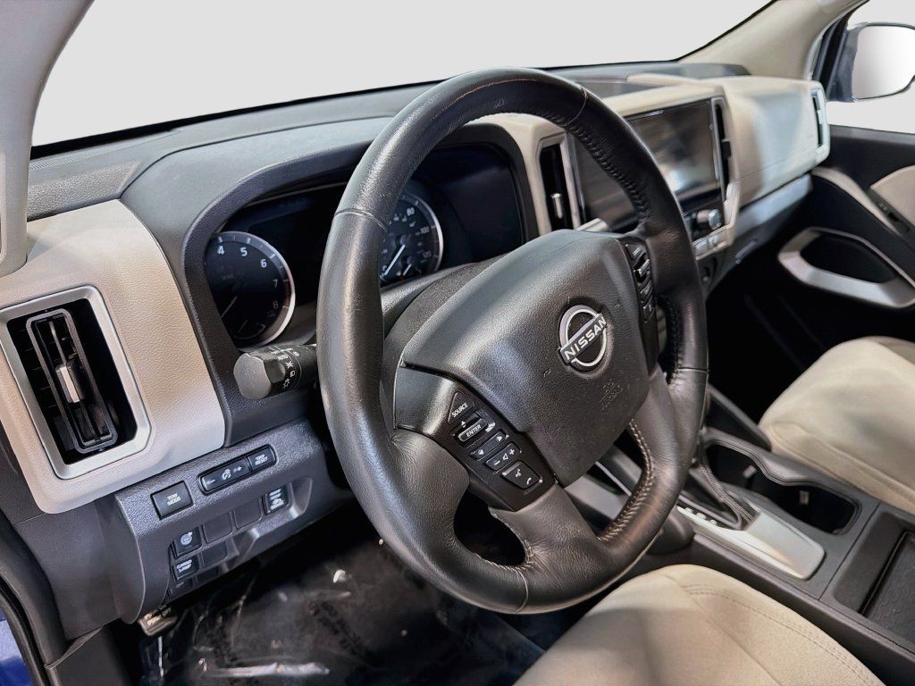 Used 2025 Nissan Frontier SV w/ SV Convenience Package RWD image 11