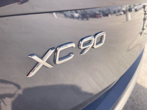 Used 2024 Volvo XC90 B6 Plus AWD/4WD image 12