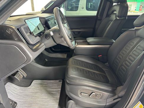 Used 2024 Rivian R1S Adventure AWD/4WD image 12