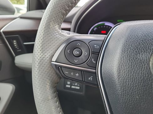 Used 2019 Toyota Avalon Limited image 19