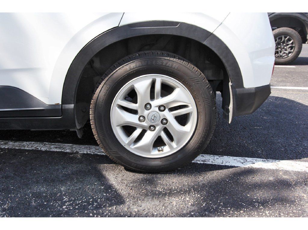 Used 2021 Hyundai Venue SE FWD image 33