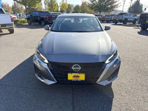 Used 2023 Nissan Altima 2.5 SV FWD image 4