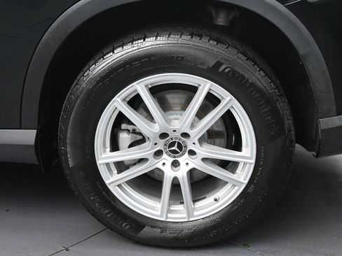 Used 2023 Mercedes-Benz GLC 300 4MATIC w/ Exclusive Trim Package image 34