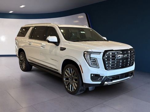 New 2026 GMC Yukon XL Denali Ultimate w/ LPO, Floor Liner Package AWD/4WD image 1