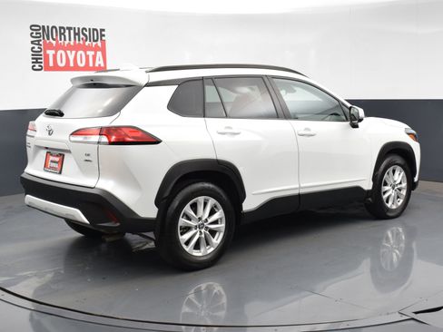 Used 2022 Toyota Corolla Cross LE image 4