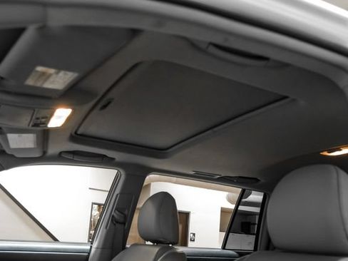 Used 2013 Toyota Highlander Limited FWD image 6