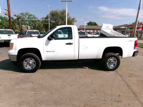 Used 2011 GMC Sierra 2500 W/T image 1