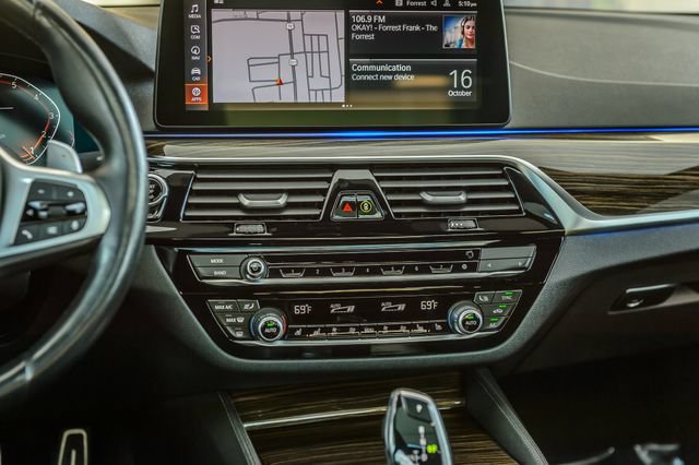 Used 2021 BMW 530i RWD image 32