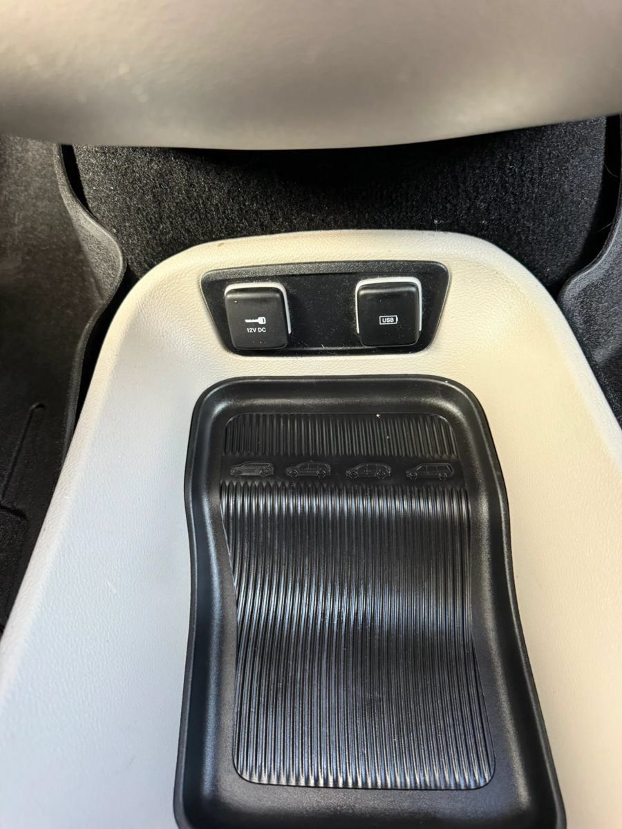 Used 2019 Chrysler Pacifica Touring-L FWD image 31