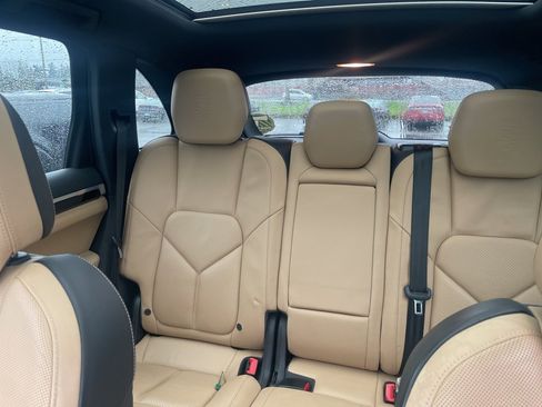 Used 2014 Porsche Cayenne image 15