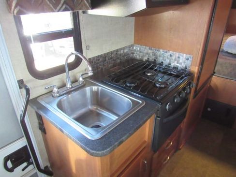 Used 2017 Ford E-450 and Econoline 450 Super Duty w/ Motorhome Prep Package image 38