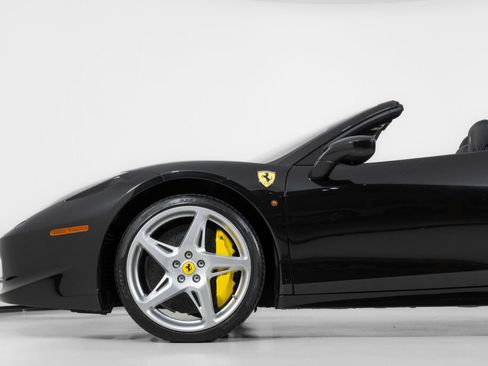 Used 2015 Ferrari 458 Spider RWD image 12
