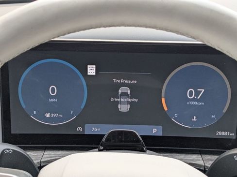 Used 2025 Hyundai Santa Fe Limited image 6