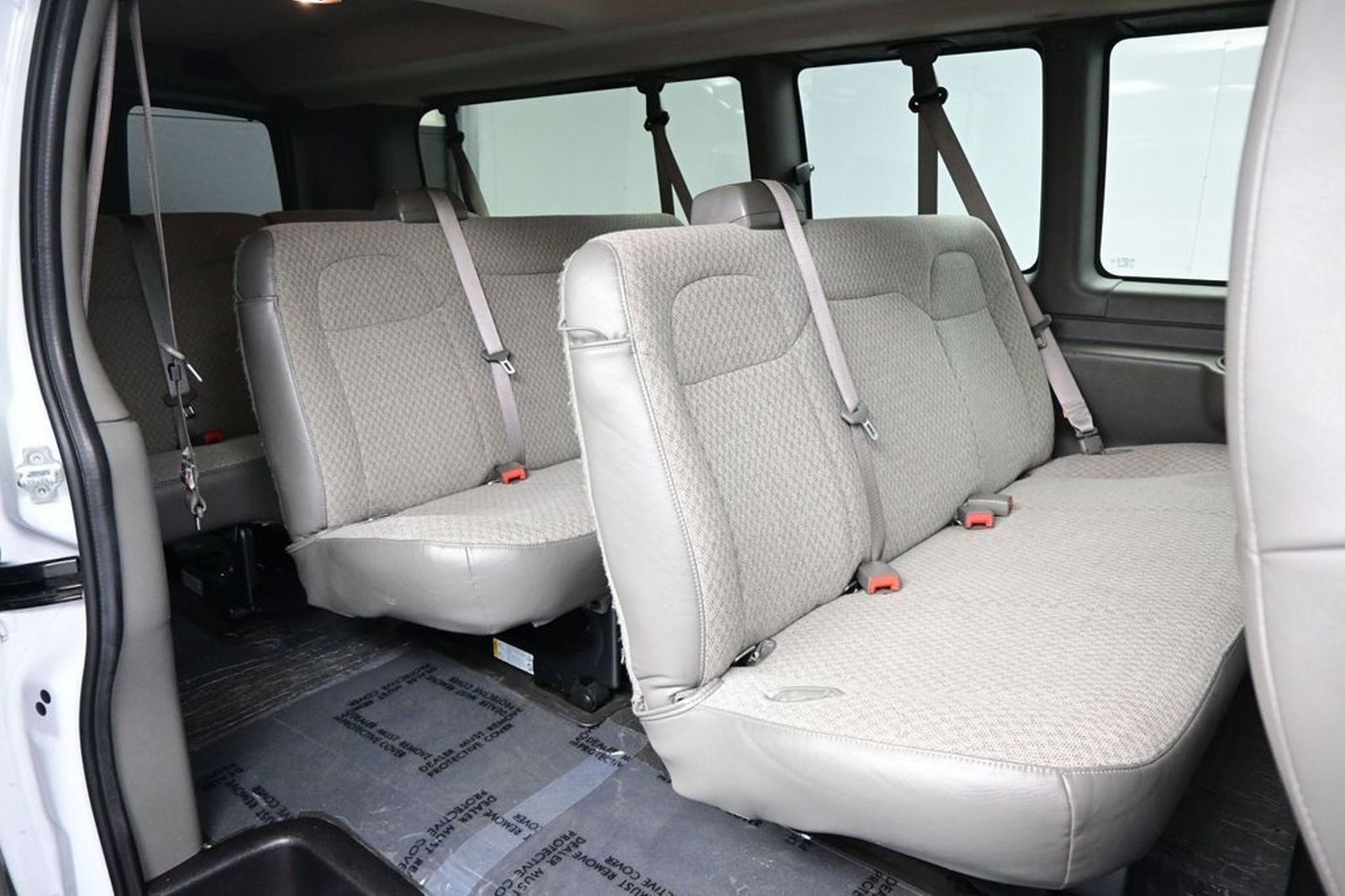 Used 2025 Chevrolet Express 3500 LT w/ LT Preferred Equipment Group RWD image 14