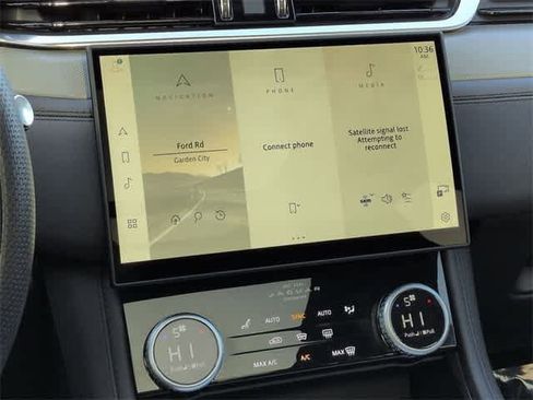 Used 2024 Jaguar F-PACE SVR image 28