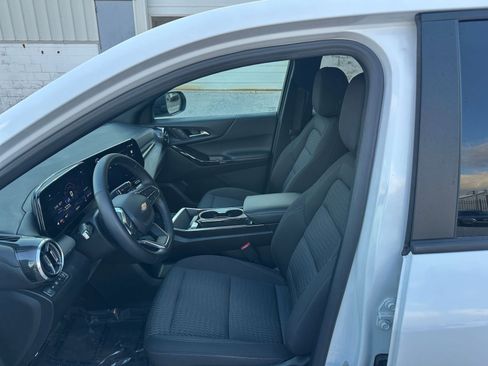 Used 2025 Chevrolet Equinox LT image 25