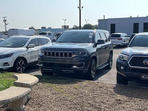 Used 2022 Jeep Wagoneer Series III w/ Flexible Seating Group AWD/4WD image 5