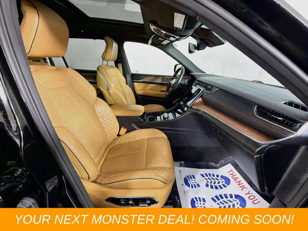 Used 2022 Jeep Grand Cherokee L Summit w/ Luxury Tech Group V AWD/4WD image 29
