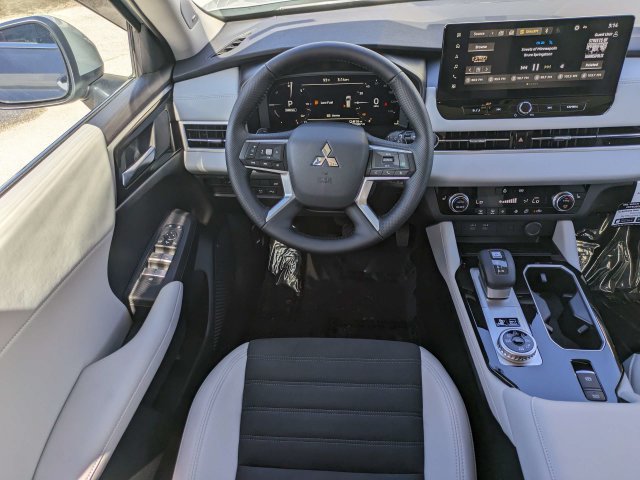 New 2026 Mitsubishi Outlander SE AWD/4WD image 16