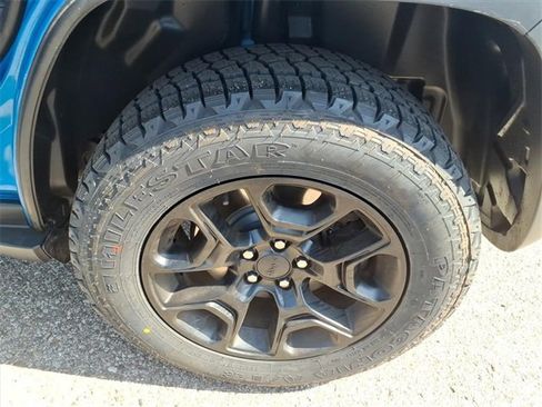 Used 2019 Jeep Cherokee Trailhawk w/ Cold Weather Group image 15