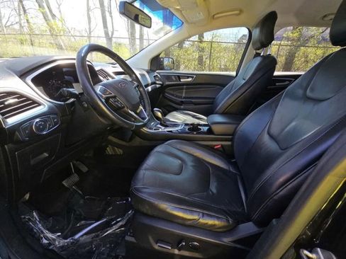 Used 2016 Ford Edge Titanium image 3