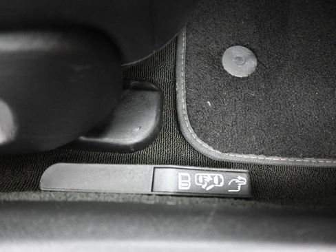 Used 2019 Chevrolet Corvette Stingray Coupe w/ Battery Protection Package image 32