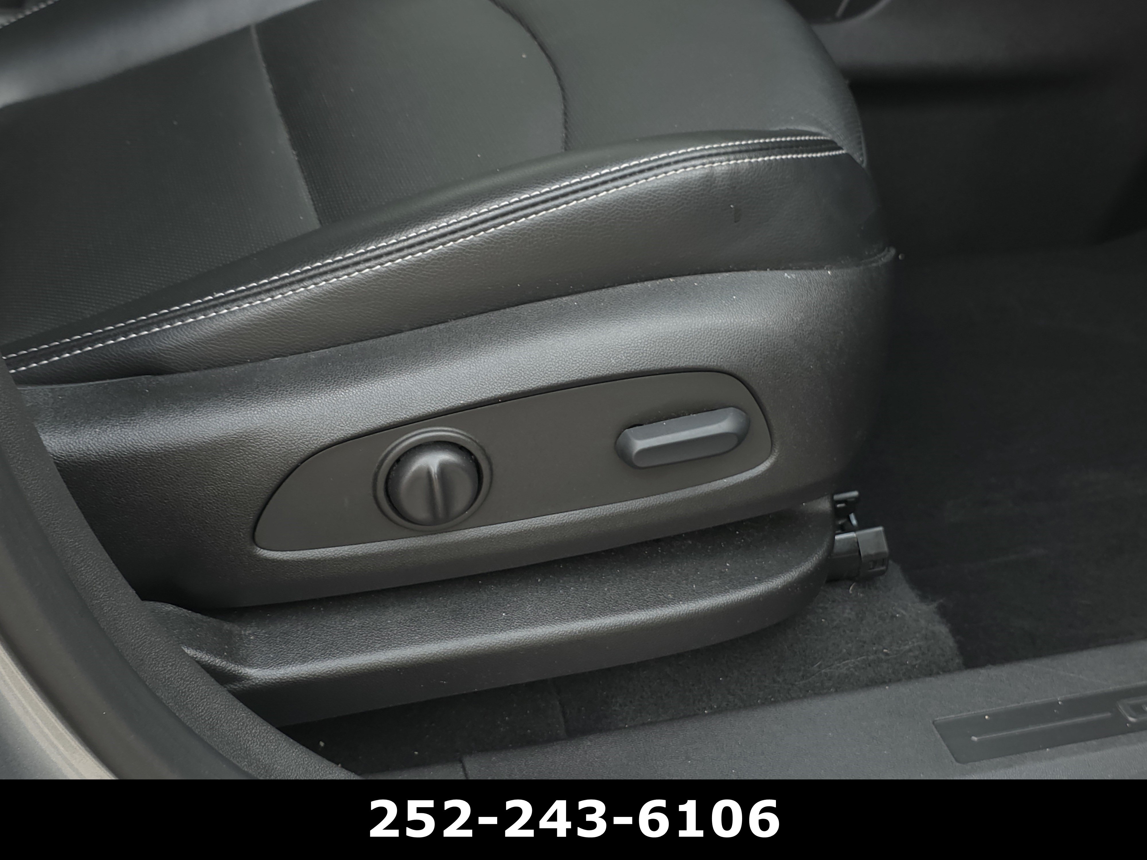 Used 2023 GMC Terrain SLT w/ Tech Package AWD/4WD image 44